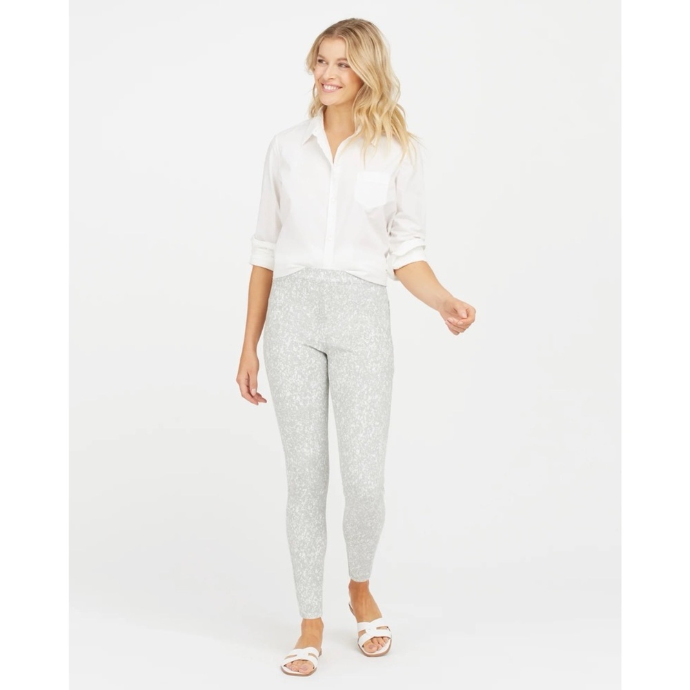 NWT ~ SPANX Jean-ish Ankle Leggings SIZE M